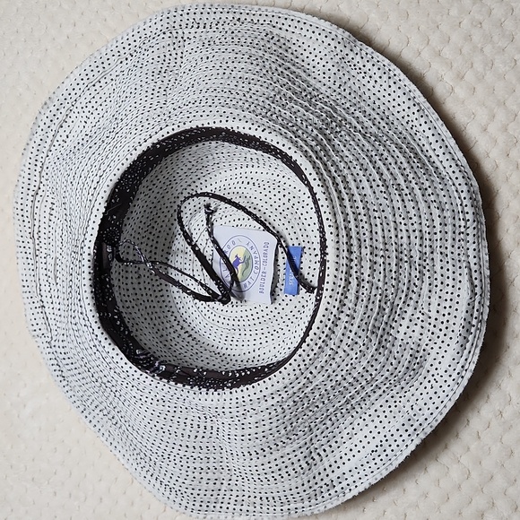 Wallaroo Hat Company Scrunchie Hat - Picture 10 of 12